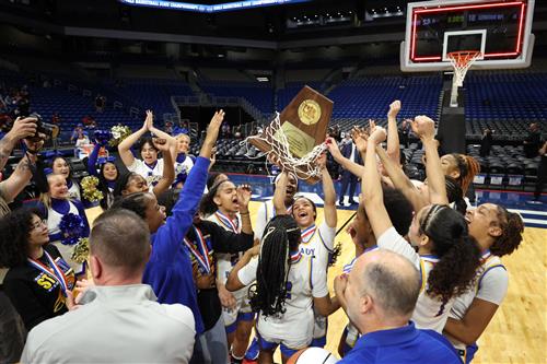 Boswell Lady Pioneer basketball players