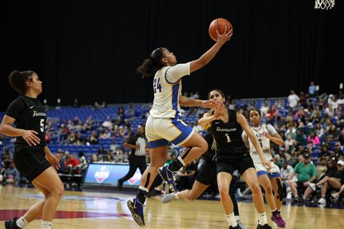 Boswell Lady Pioneer basketball players